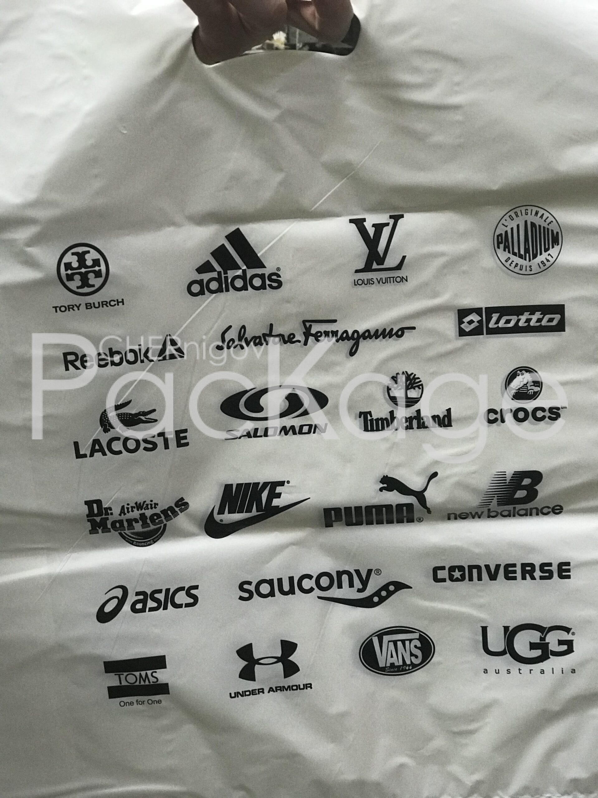 Пакети поліетиленові: виробництво та переваги використання